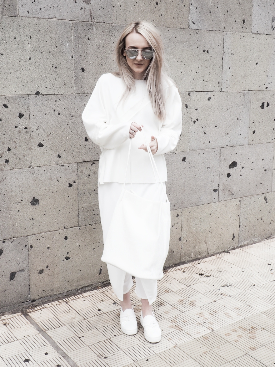 all-white-minimal-fashion